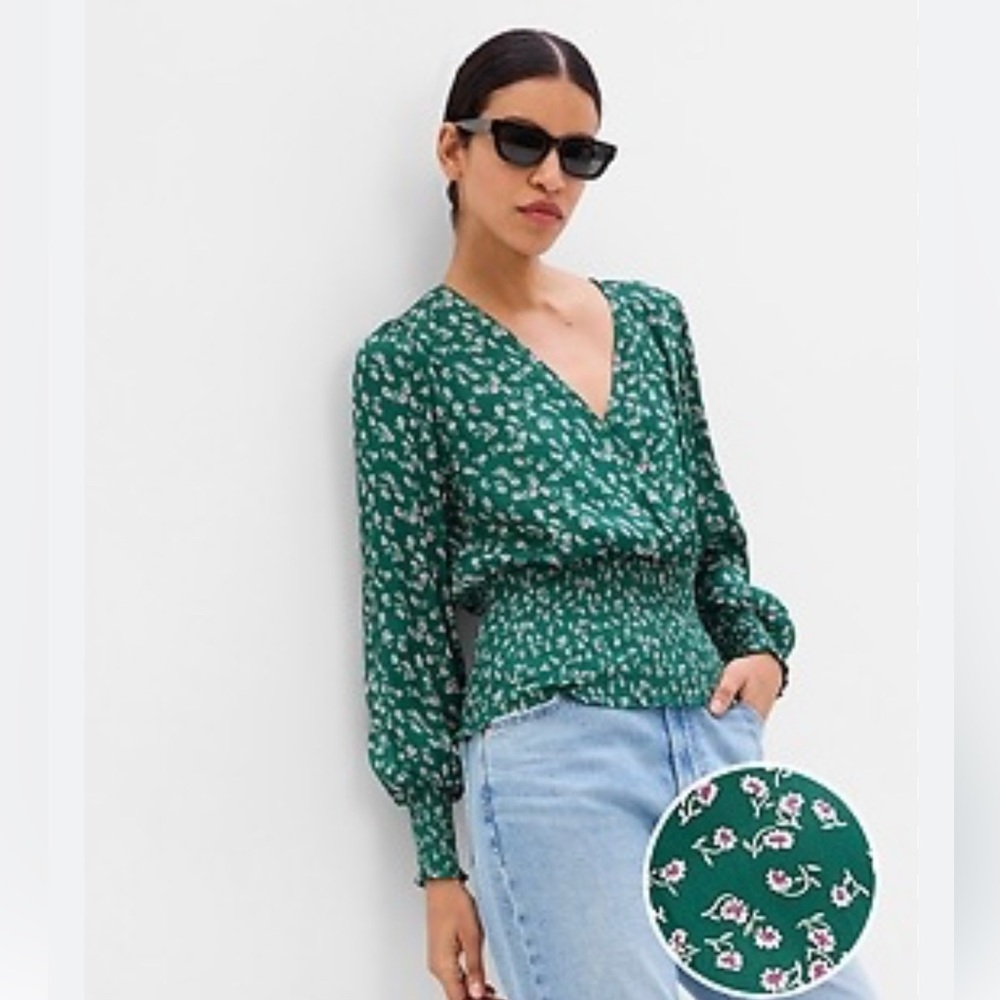 GAP Green Floral Smoked Wrap Top. Size XS